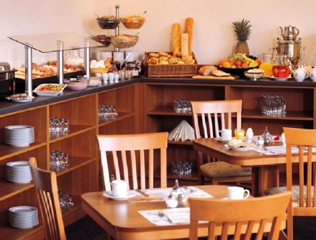 Vahrenwalder Hotel هانوفر المطعم الصورة